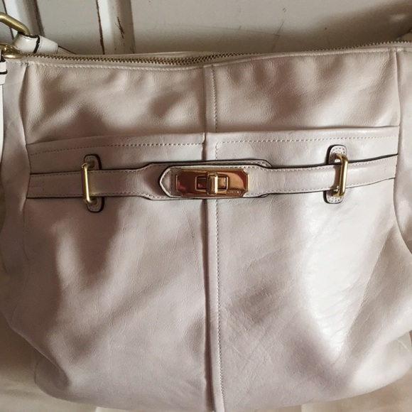 Chelsea Leather Ashlyn Hobo - Picture 4 of 8